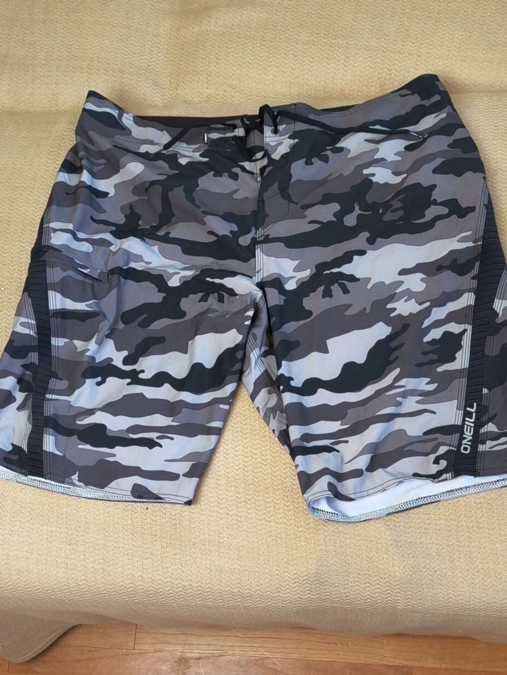 O'Neill Superfreak Men's Black and Gray Camo Board Shorts 36
